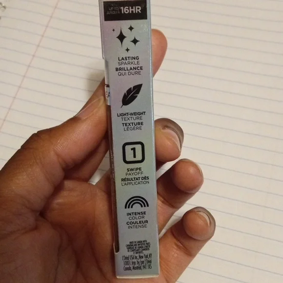 L'Oreal Paris *Brilliant Eyes* Liquid Eye Shadow - Picture 3 of 5